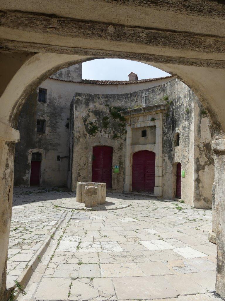 Cour du fort