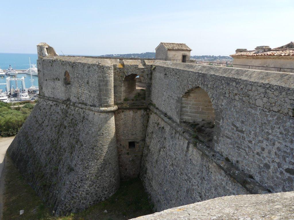 Flanc gauche bastion corse