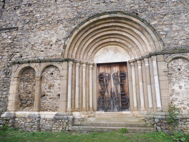 Cinadiora église fortifiée