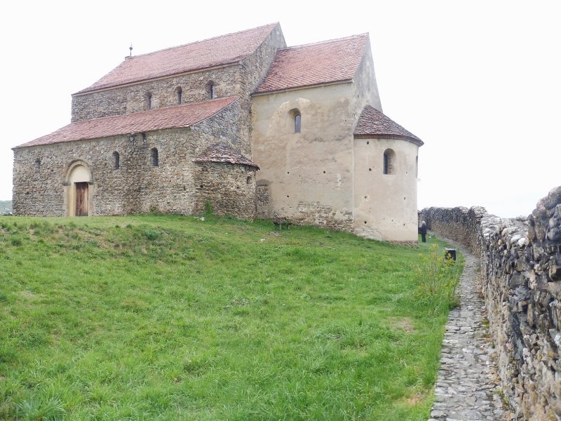 Cinadiora église fortifiée